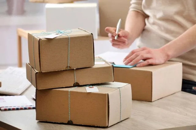 TikTok Shop thu phí logistics hàng cồng kềnh tới 65.000 đồng, chuyên gia nói người bán tăng giá 20.000 đồng chưa chắc bù được chi phí- Ảnh 2.