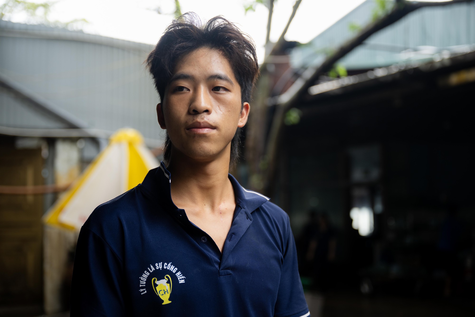 Lời kể ám ảnh từ hiện trường vụ cháy khiến 5 người tử vong ở Hà Nội: Người dùng dây điều hòa thoát thân, 2 mẹ con may mắn sống sót - Ảnh 1.