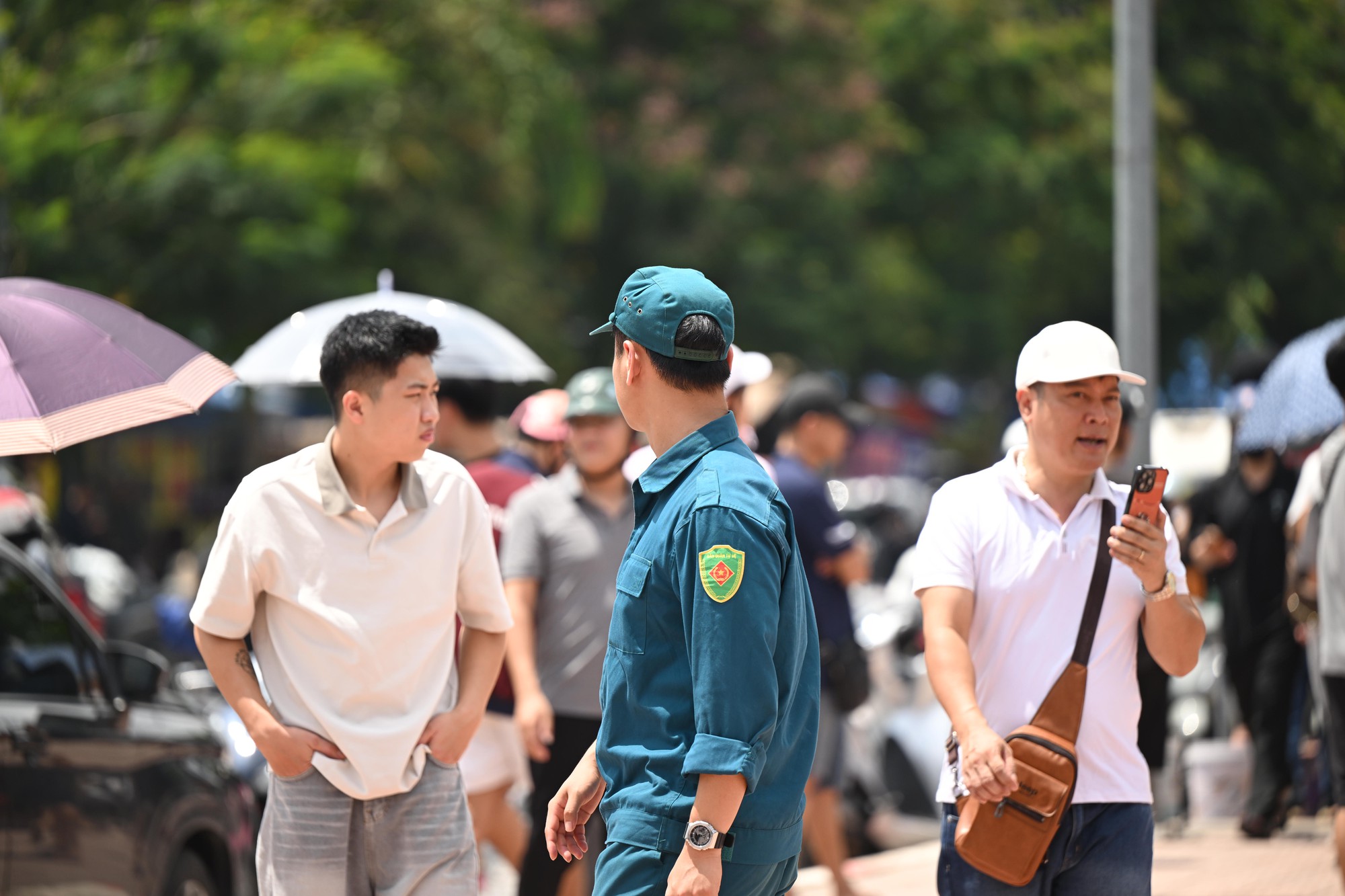 Không có phép màu nào xảy ra: Đã tìm thấy nam sinh viên Hà Nội mất tích khi đi qua đường ngập sâu, mẹ khóc ngất khi nhận tin dữ- Ảnh 6.