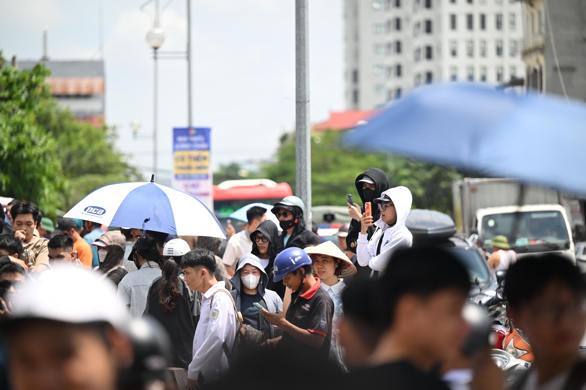 Không có phép màu nào xảy ra: Đã tìm thấy nam sinh viên Hà Nội mất tích khi đi qua đường ngập sâu, mẹ khóc ngất khi nhận tin dữ- Ảnh 5.