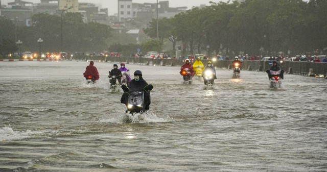 Hà Nội sắp có mưa to - Ảnh 1.