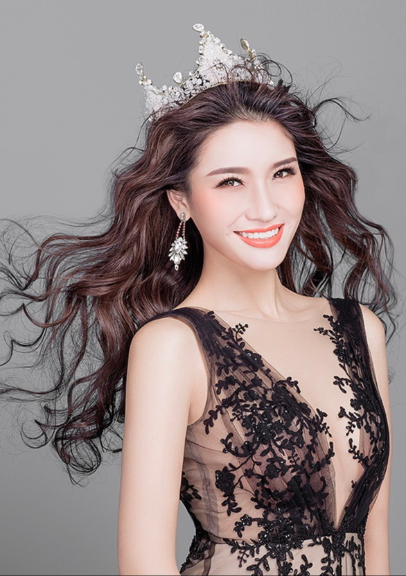 "Hoa hậu xấu nhất lịch sử showbiz" nay đã khác: Lột xác đẹp khó tin đến từng centimet, U40 làm chủ tịch nhưng chưa chồng- Ảnh 3.