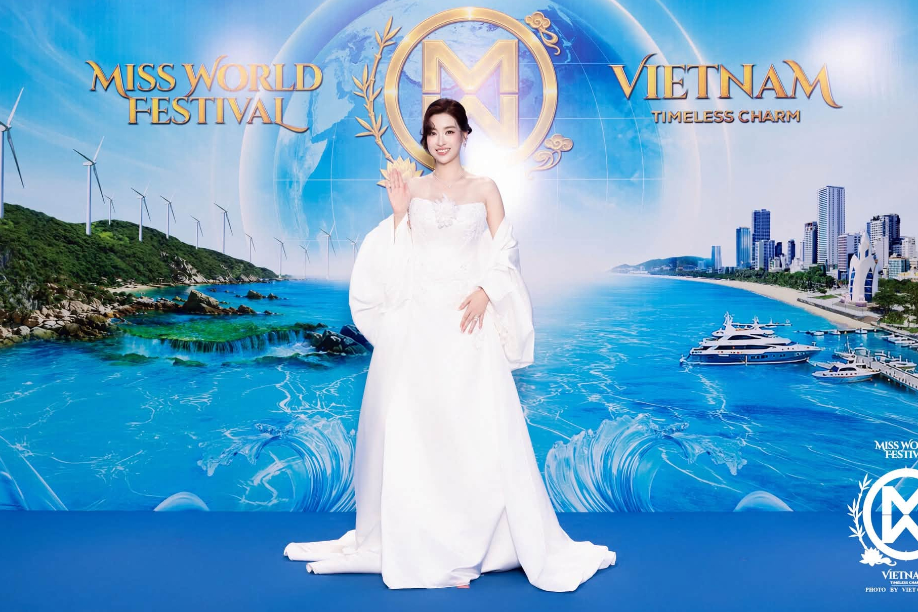 Thảm xanh Miss World 2026: Đỗ Mỹ Linh khí chất ngời ngời đọ sắc Lương Thuỳ Linh, Tiểu Vy xuất hiện như nữ thần - Ảnh 1.
