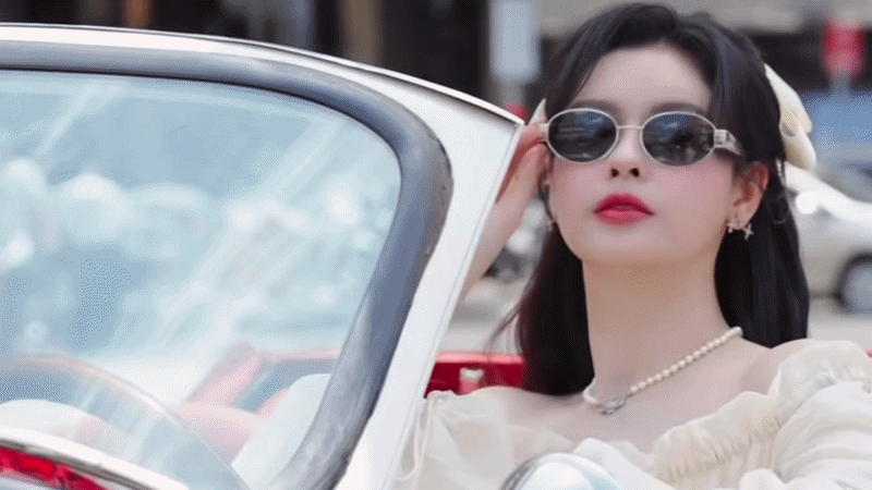 Mẹ đơn thân Vbiz ly hôn chồng nổi tiếng: Con trai 14 tuổi cao hơn 1,8 m, đứng cạnh nhau như chị em- Ảnh 12.