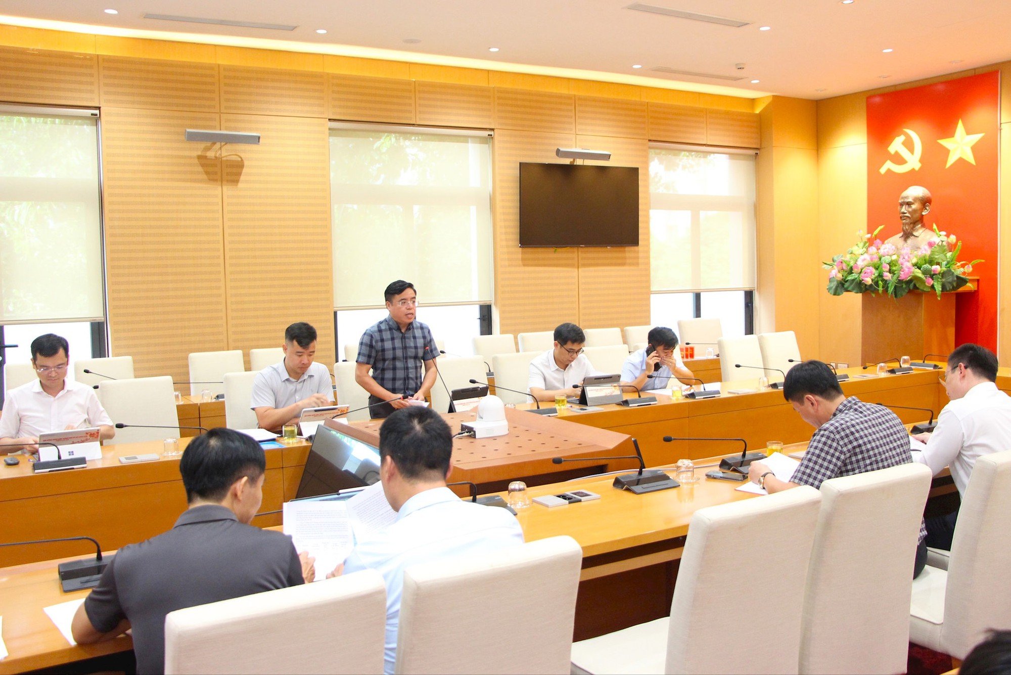 Cần xác định đúng bản chất mức trợ giá đường sắt đô thị tại Hà Nội- Ảnh 1. Cần xác định đúng bản chất mức trợ giá đường sắt đô thị tại Hà Nội- Ảnh 1.