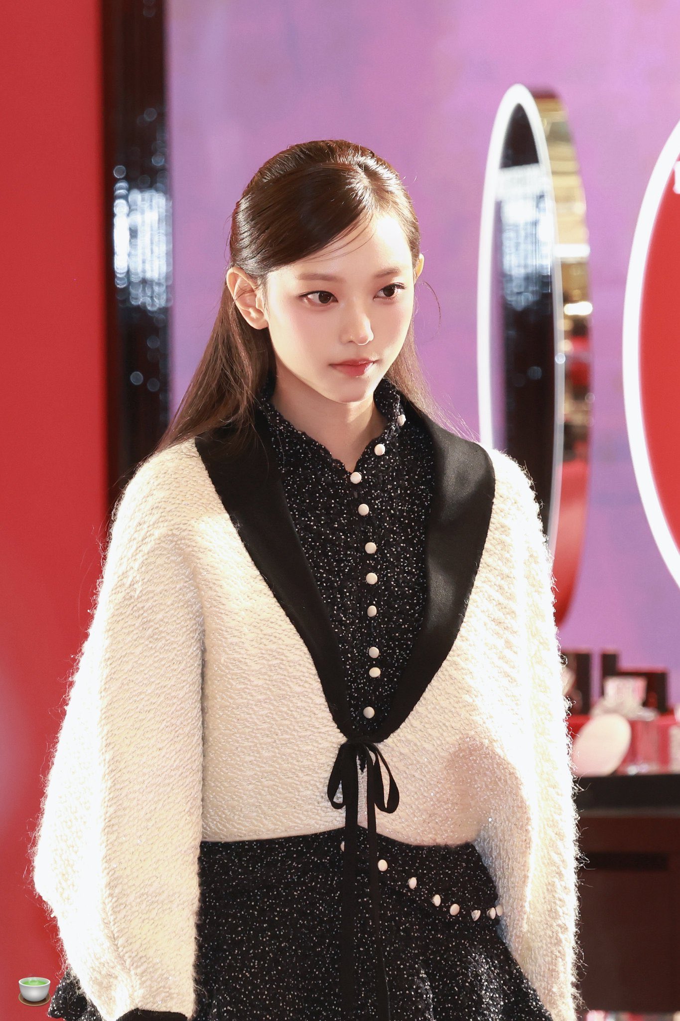 Lại là Dior: Tặng cô Đại sứ ở ẩn 2 năm đôi giày rộng gót như size 43, may mà không phải Lọ Lem rớt hài- Ảnh 4.