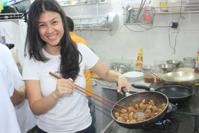Nữ diễn viên đình đám bỏ showbiz đi bán xôi cua ở đường Nguyễn Lương Bằng, TP.HCM- Ảnh 3.