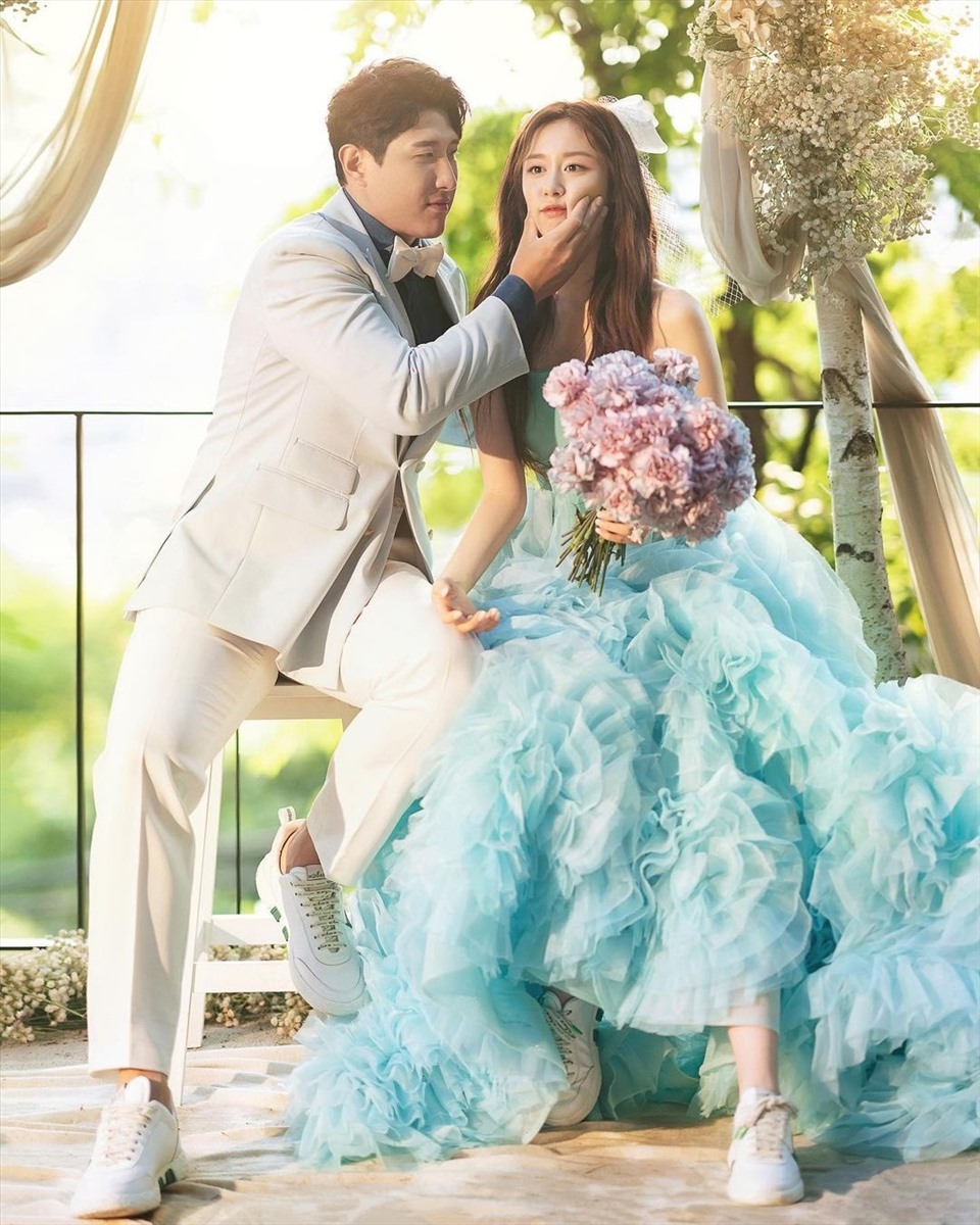 Nữ ca sĩ quốc dân - cầu thủ ly hôn 2 năm trước vì ngoại tình, đàng trai hiện sống ở nhà 130 tỷ tốn 30 triệu tiền điện/tháng- Ảnh 3.