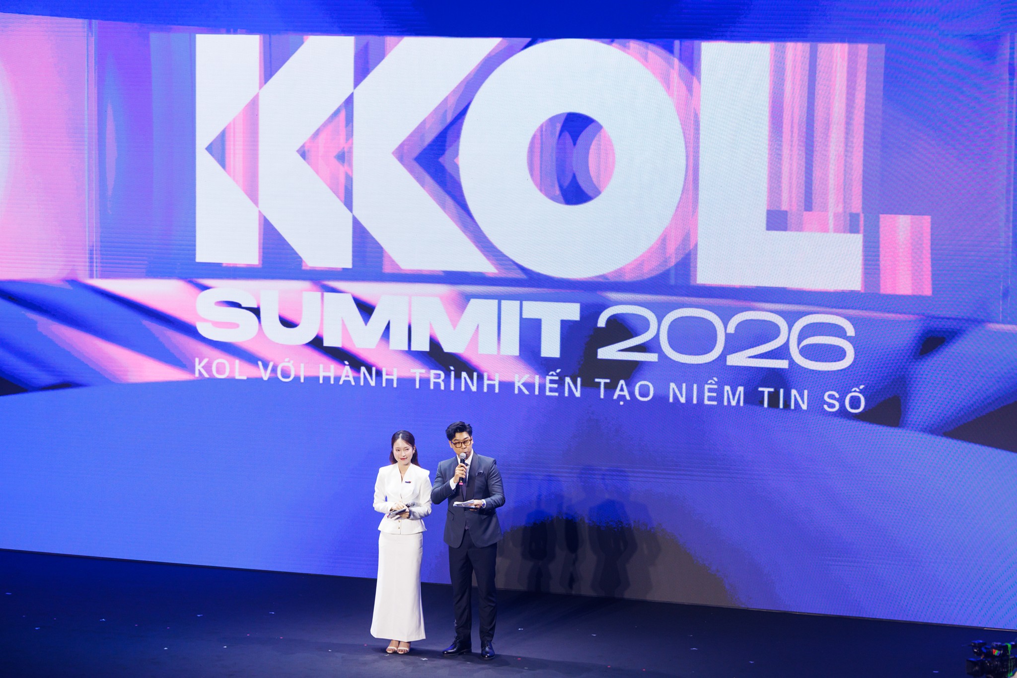 Đang diễn ra phiên toàn thể buổi chiều của KOL Summit 2026 với 1500 khách mời - Ảnh 6.