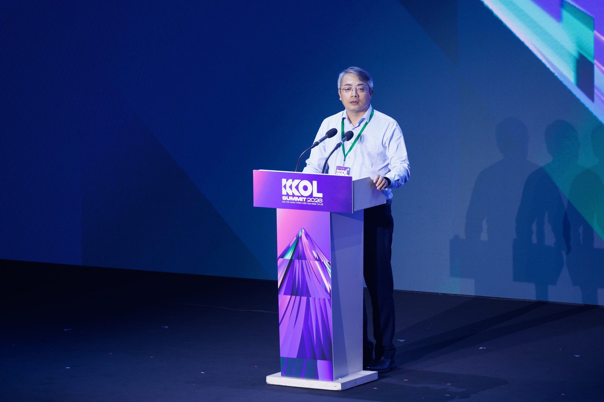 Đang diễn ra phiên toàn thể buổi chiều của KOL Summit 2026 với 1500 khách mời - Ảnh 2.