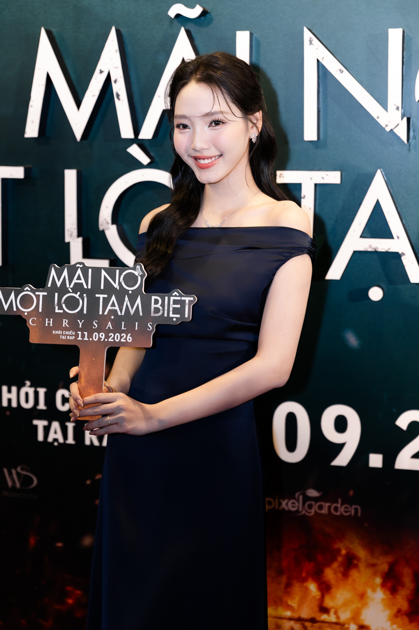 Thảm đỏ HOT nhất hôm nay: Lê Phương - Minh Anh sắc vóc quá bén, 1 cặp đôi công khai hôn nhau ngọt muốn xỉu- Ảnh 3.