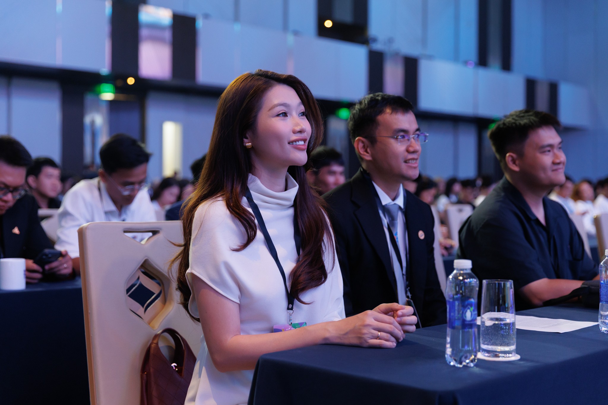 KOL Summit 2026: Chính thức bước vào 2 phiên chuyên đề thảo luận về AI, khủng hoảng niềm tin và tương lai sáng tạo - Ảnh 8.