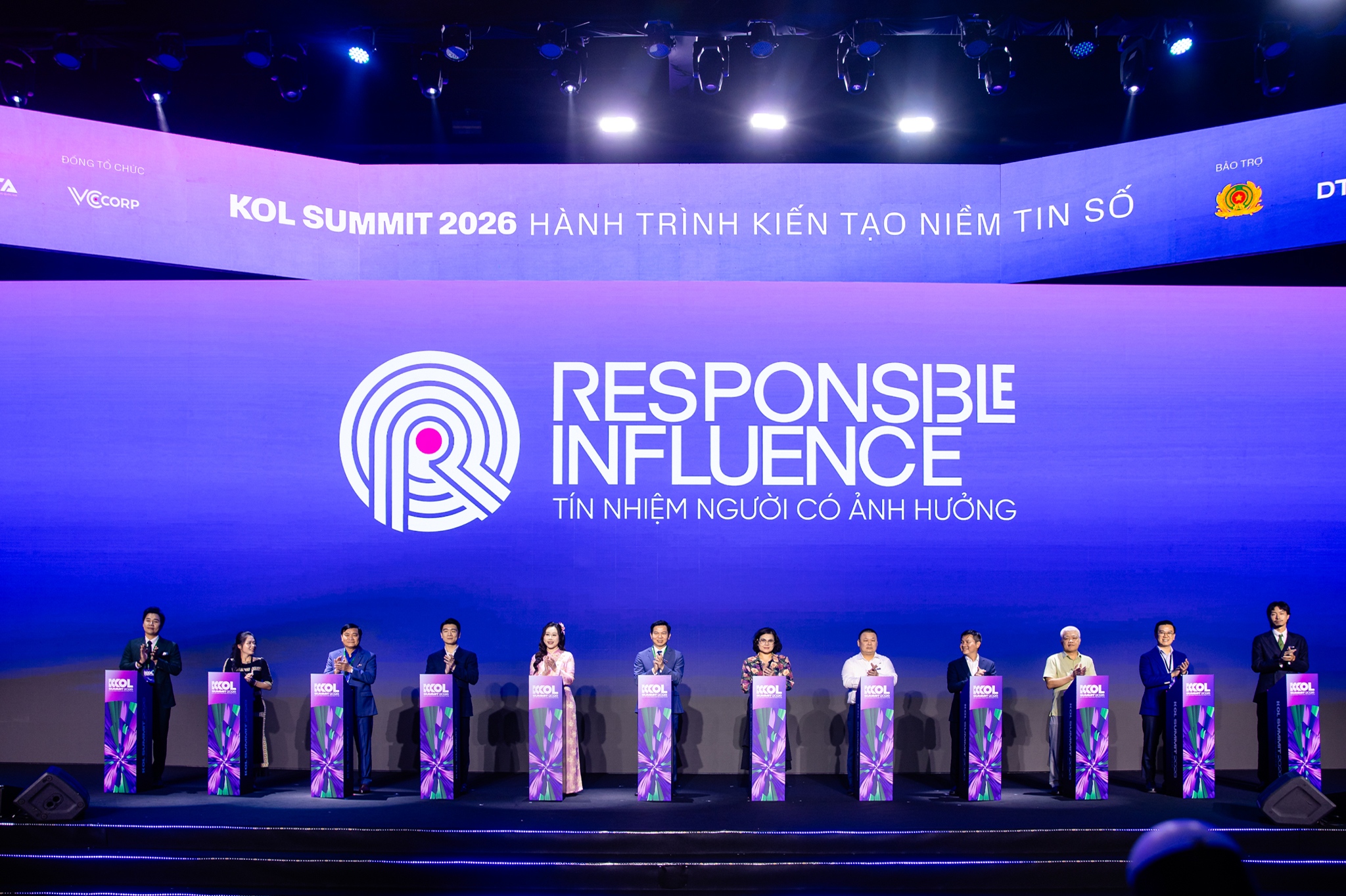 KOL Summit 2026: 34 CLB Niềm tin số và 1.500 khách mời ký cam kết đồng hành kiến tạo niềm tin số - Ảnh 4.
