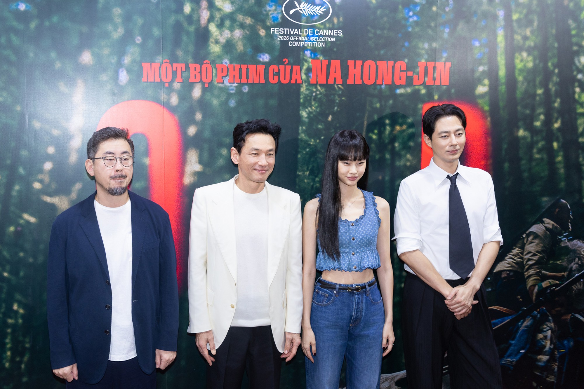 Dàn sao hạng A Hàn Quốc đang ở Sài Gòn: Mỹ nhân Squid Game đọ sắc với Nàng Mơ, Jo In Sung trẻ đẹp phát hờn- Ảnh 1.