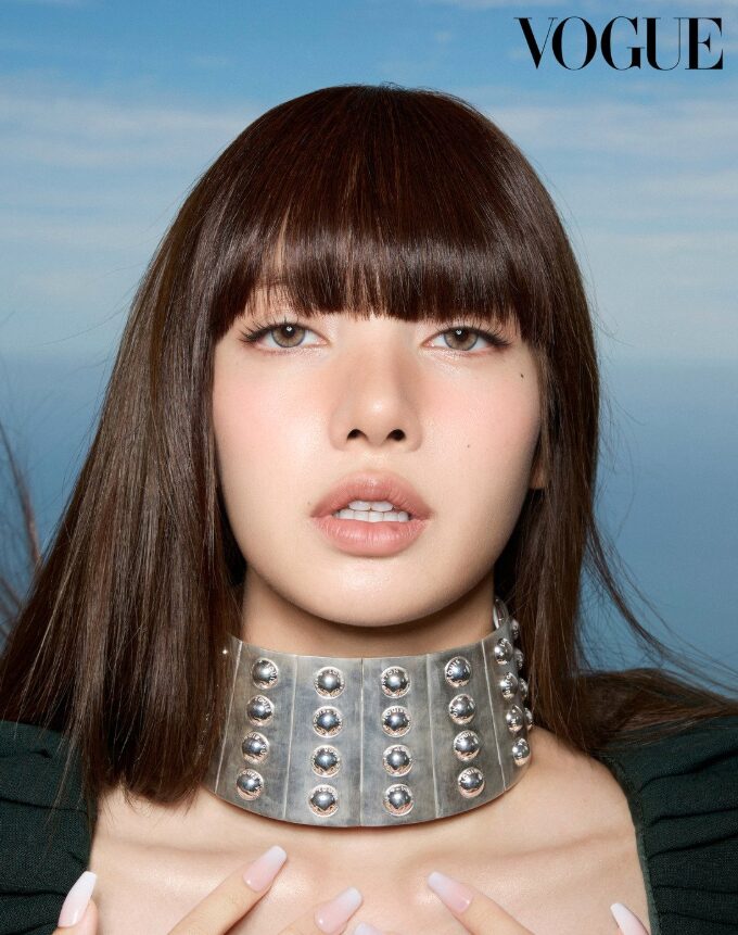 Lisa (BLACKPINK) “dao kéo” quá tay đến mức phá nét, fan cũng ngớ cả người- Ảnh 3.