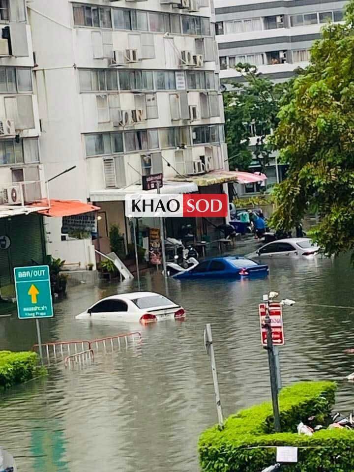 Toàn cảnh Bangkok sau gần 48 giờ mưa lớn, cả 50 quận đều là vùng thiên tai- Ảnh 4.