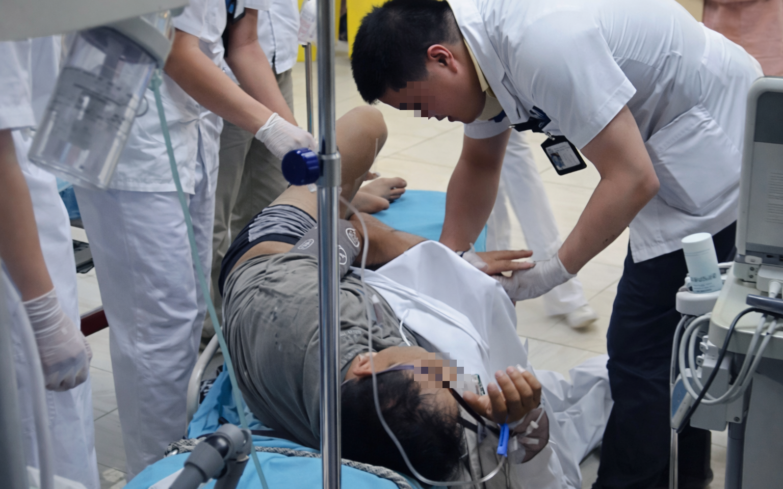 Lời khuyên cho những ai mọc nốt ruồi ở 6 nơi trên cơ thể: Coi chừng ung thư! - Ảnh 2.