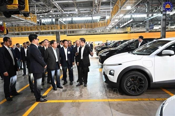 Thăm nhà máy VinFast, Tổng thống Myanmar bày tỏ ấn tượng với 3 thứ của hãng xe “Made in Vietnam”- Ảnh 2.