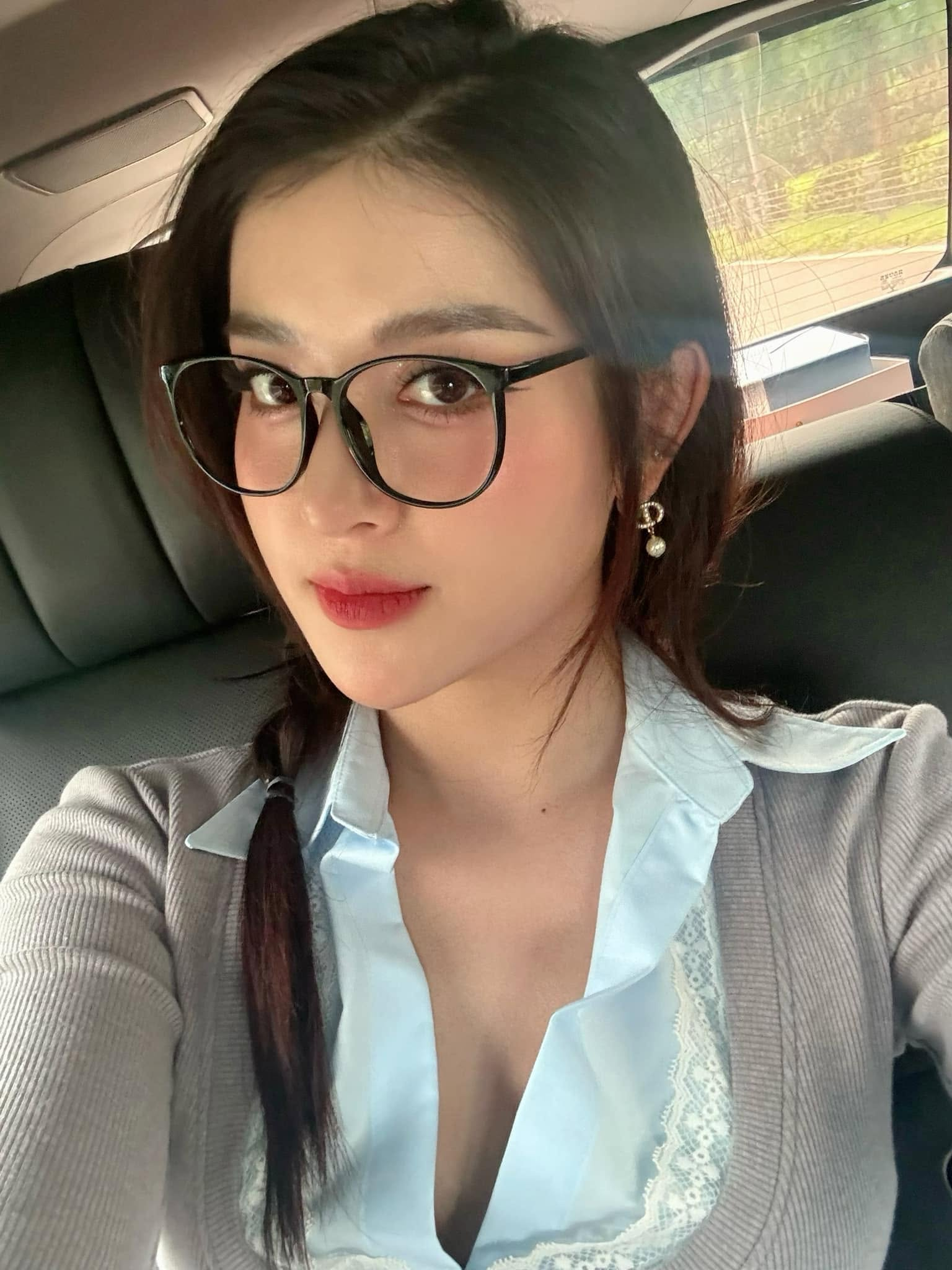 Biệt thự 3 tầng toàn màu trắng của mỹ nhân Hà Nội 30 tuổi chưa lấy chồng, được báo Trung khen là "quốc bảo nhan sắc"- Ảnh 11.