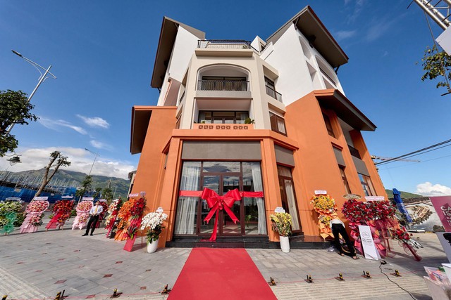 Khai trương nhà mẫu The Elite: Hàng trăm nhà đầu tư đổ về Khai trương nhà mẫu The Elite: Hàng trăm nhà đầu tư đổ về
