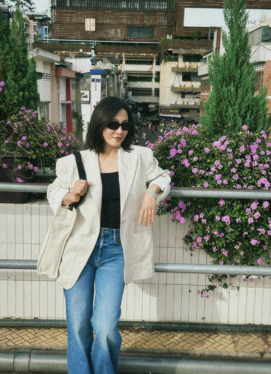 Nữ nghệ sĩ Việt "cải lão hoàn đồng" ở tuổi 63, công lớn tới từ màn styling đậm chất Hàn- Ảnh 8.