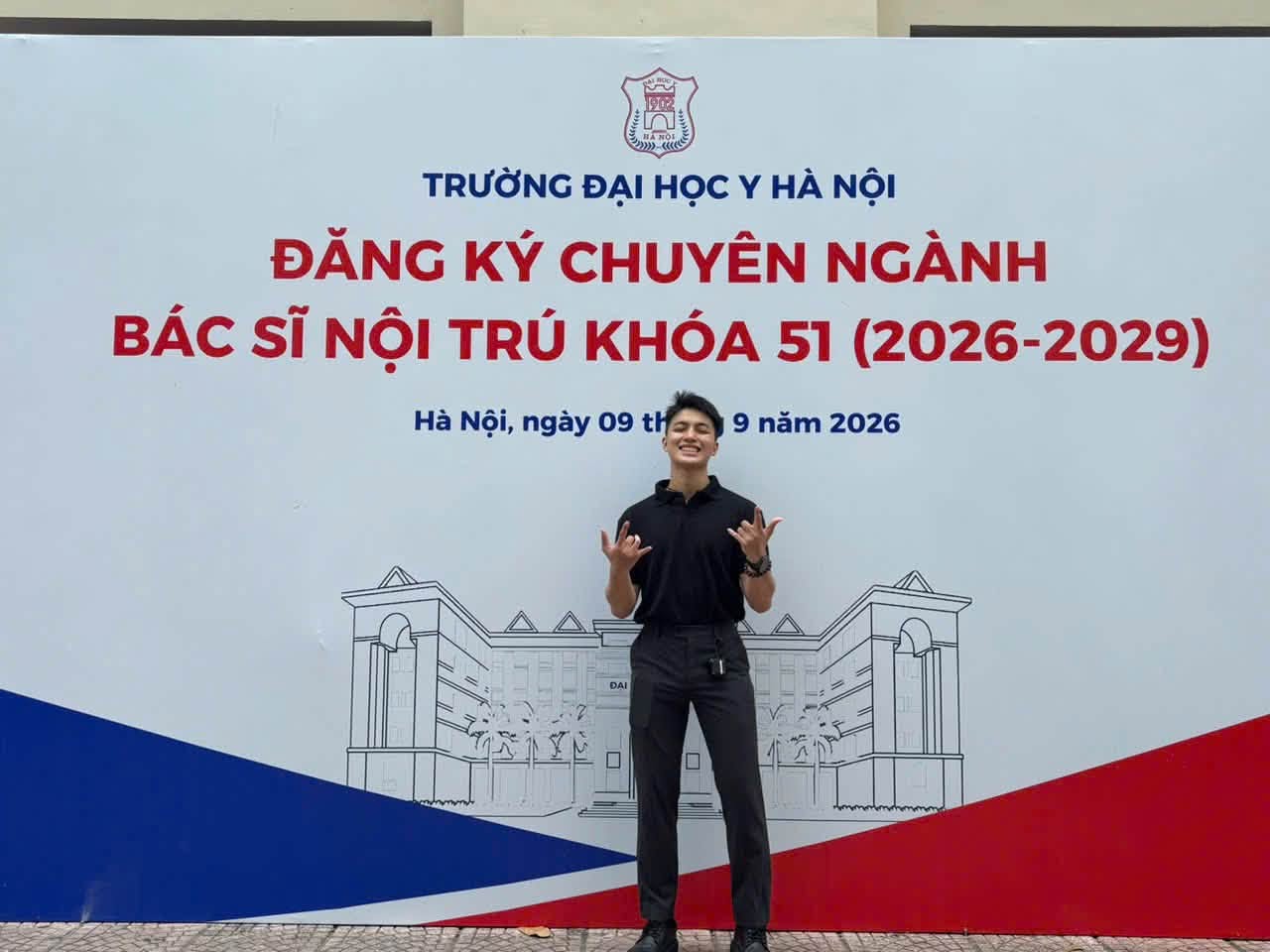 Bác sĩ nội trú Vũ Quang Huy chuyên ngành Ung thư gây sốt Match Day "gánh" combo: IELTS 8.0, đẹp trai, học vấn đỉnh - Ảnh 5.