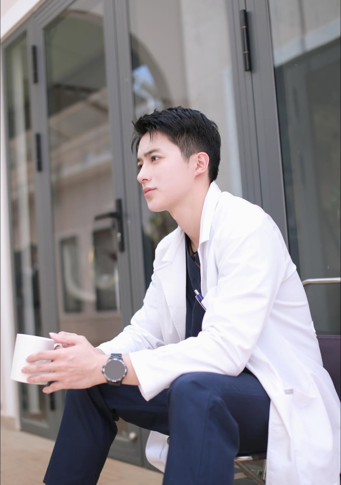 Bác sĩ nội trú Vũ Quang Huy chuyên ngành Ung thư gây sốt Match Day "gánh" combo: IELTS 8.0, đẹp trai, học vấn đỉnh - Ảnh 9.