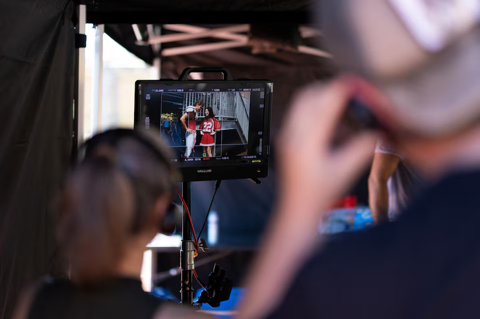 Netflix cần 2 tiếng để kể một câu chuyện, TikTok chỉ cần 60 giây: Đàn ông đang thay đổi cách xem phim?- Ảnh 2. Netflix cần 2 tiếng để kể một câu chuyện, TikTok chỉ cần 60 giây: Đàn ông đang thay đổi cách xem phim?- Ảnh 2.