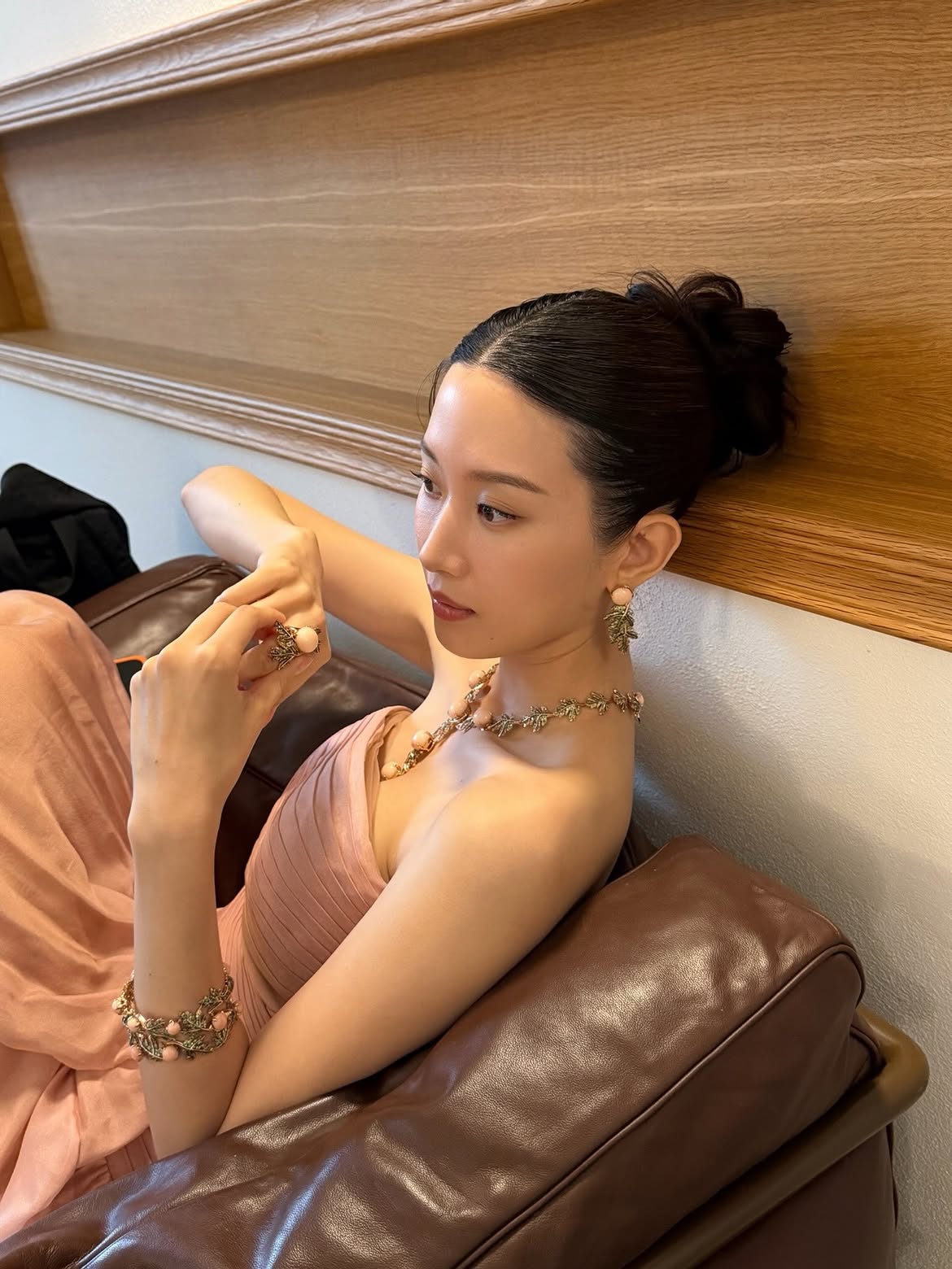 Moon Ga Young lộ diện giữa nghi vấn hẹn hò Lee Jong Suk, visual thái độ thế nào mà gây xôn xao?- Ảnh 3.