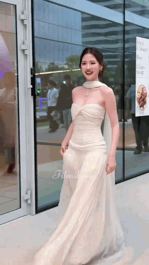 Baifern Pimchanok đẹp từ gương mặt đến vóc dáng, gu ăn mặc lại càng tôn trọn lợi thế trời cho - Ảnh 3.