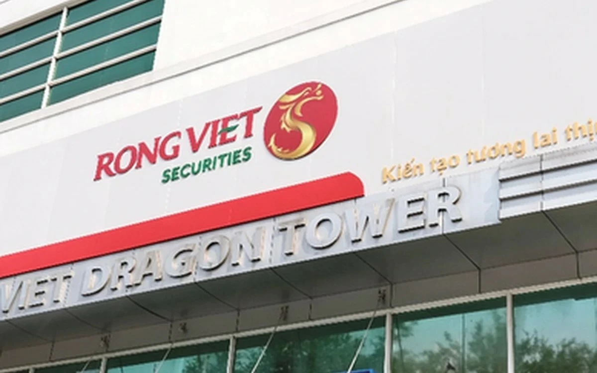 Chứng khoán Rồng Việt bị xử phạt hơn 700 triệu đồng, buộc dừng một dịch vụ Chứng khoán Rồng Việt bị xử phạt hơn 700 triệu đồng, buộc dừng một dịch vụ
