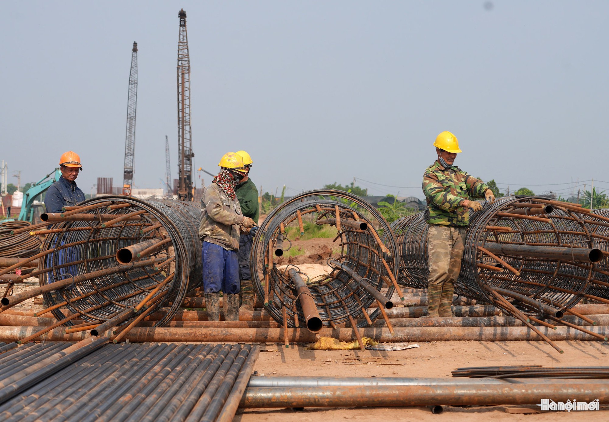 Rầm rộ thi công cầu Ngọc Hồi, phấn đấu hoàn thành trước APEC 2027- Ảnh 6.
