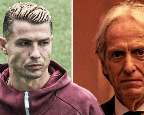 30 phút khởi động “hụt” và giọt nước tràn ly khiến Ronaldo rời tuyển Bồ Đào Nha