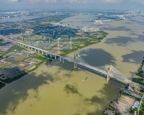 Hôm nay, tuyến cao tốc dài gần 58km chính thức khai thác, nối thành phố giàu nhất Việt Nam với tỉnh có sân bay lớn nhất cả nước