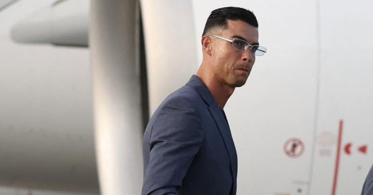 Chuyến bay chở Ronaldo rời tuyển Bồ Đào Nha được theo dõi nhiều nhất thế giới
