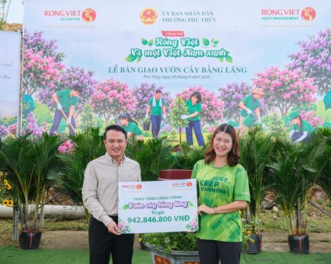 Rồng Việt bàn giao vườn cây bằng lăng 3 ha, nhận bằng khen của tỉnh Lâm Đồng