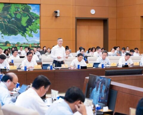 Sửa Luật Đấu thầu: Ưu tiên sản phẩm, tổ chức đấu thầu trong nước