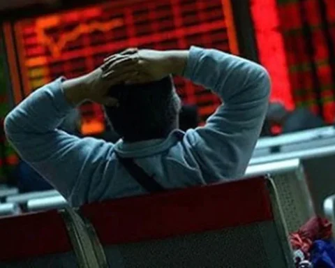 KOS giảm sàn 9 phiên liên tiếp, lãnh đạo liên tục bị bán giải chấp