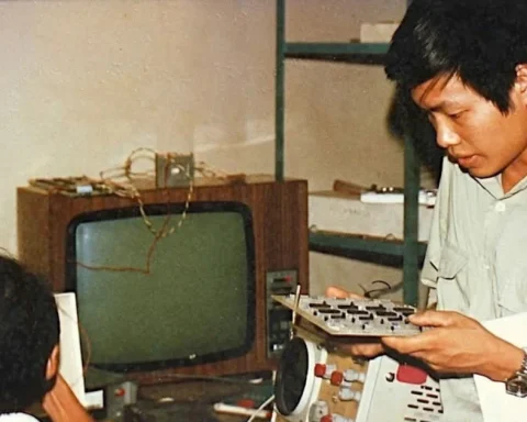 Hành trình người Việt Nam chế tạo chiếc máy vi tính thứ ba trên thế giới, là chiếc đầu tiên tại châu Á