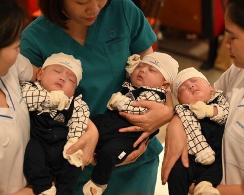 Kỳ tích: Ghi nhận ca sinh ba khác ngày đầu tiên tại Việt Nam