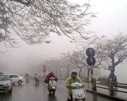 Miền Bắc đón gió mùa Đông Bắc đúng dịp cuối tuần: Hà Nội mưa dông rồi chuyển lạnh, nhiệt độ giảm mạnh