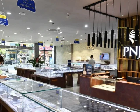 Tiền bắt đáy đột biến, PNJ vẫn nằm sàn