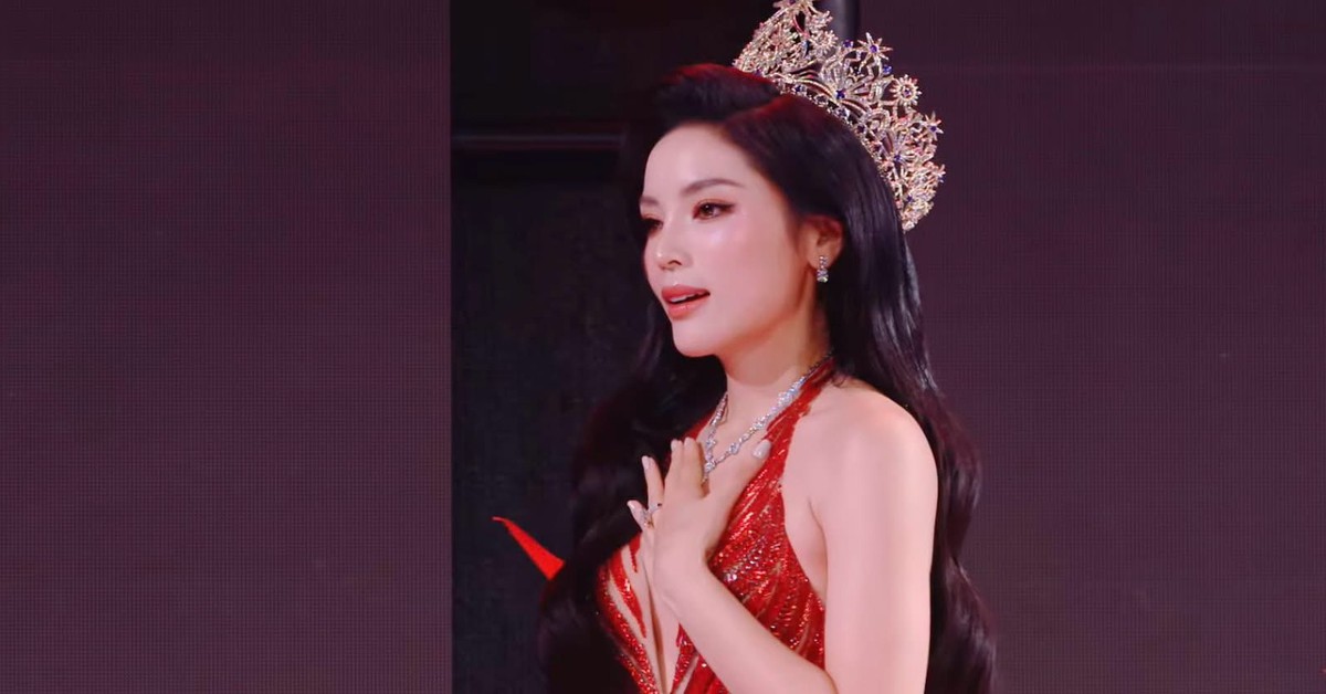 Hoa hậu Kỳ Duyên công khai tình cảm với Thiên Ân trong màn final walk độc lạ nhất Vbiz!