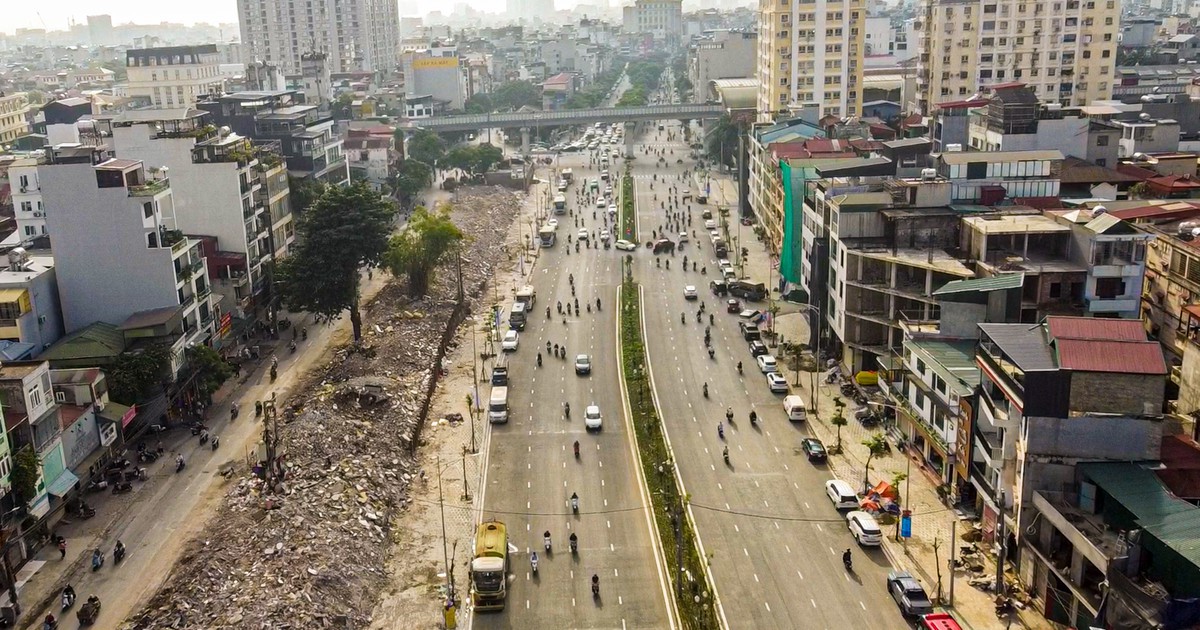 Bãi đỗ xe 4 mặt tiền giữa Vành đai 1 Hà Nội dần thành hình