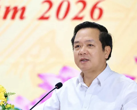 Bí thư Tỉnh ủy Hưng Yên Phạm Quang Ngọc đối thoại với nhân dân 11 xã