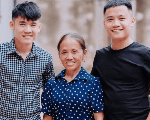 Thu nhập của con trai bà Tân Vlog
