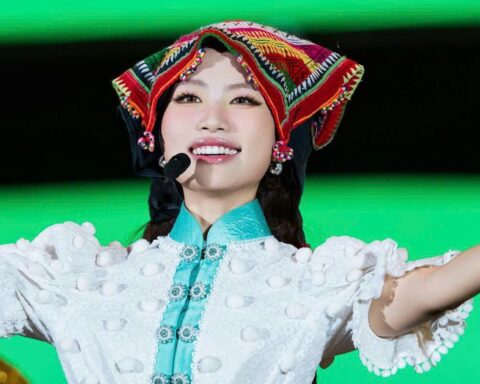 Phương Mỹ Chi đội chiếc khăn Piêu, thẳng thắn nói về tranh cãi “làm buồn lòng khán giả”