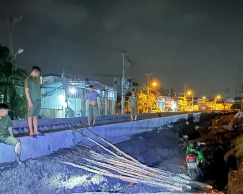 Gặp nạn nửa đêm vì Google Maps dẫn vào đường đang thi công ở TPHCM