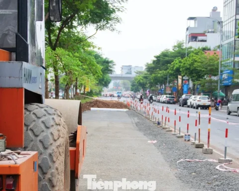 Hà Nội: Xén dải phân cách, mở rộng tuyến đường ‘đắt nhất hành tinh’