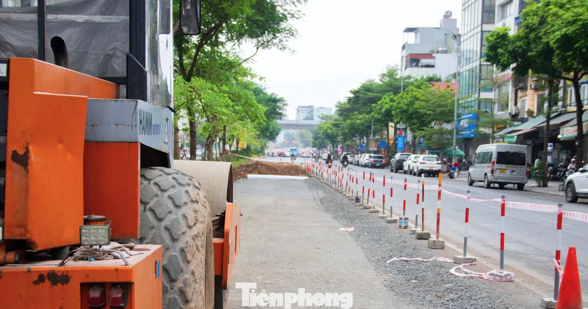Hà Nội: Xén dải phân cách, mở rộng tuyến đường ‘đắt nhất hành tinh’